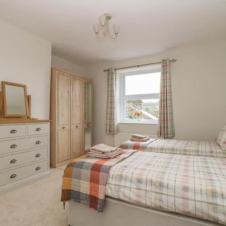 Park Road Apartment *